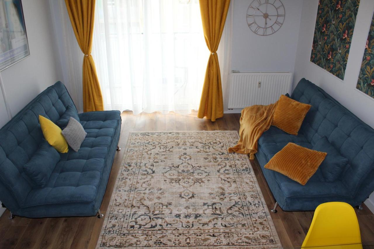 Randevu Apartment Орадя Экстерьер фото